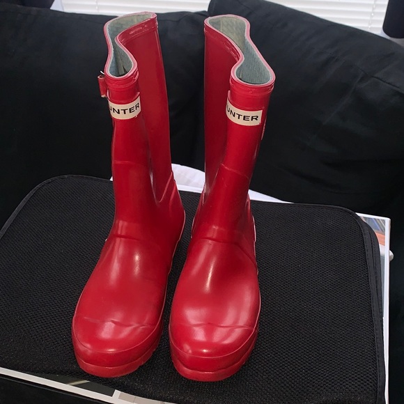 🚨SOLD🚨 Short Red Hunter rain boots sz M4/W5 - Picture 1 of 6